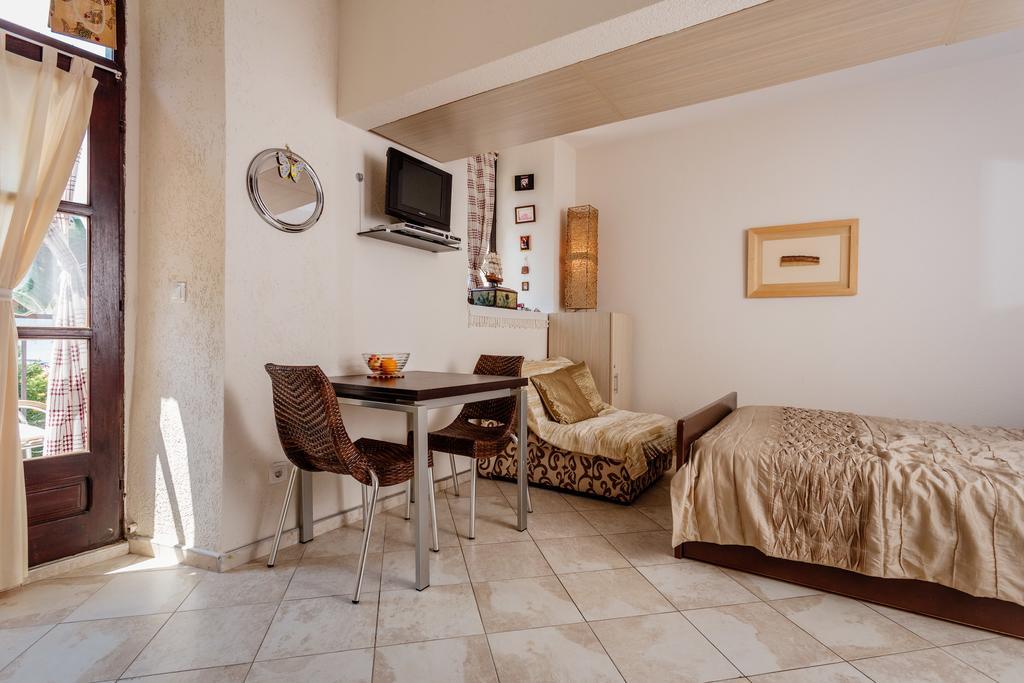 Celine'S Place By The Sea Kotor Ngoại thất bức ảnh